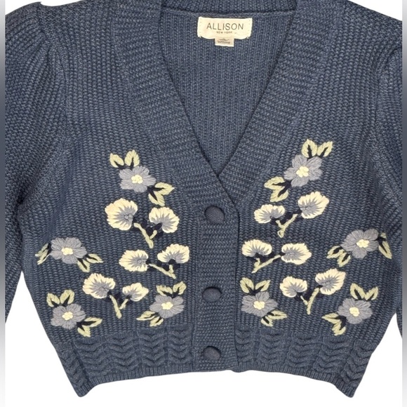 Women’s Allison New York Blue Floral Knit Button Up Cardigan: Size Small - Picture 5 of 9